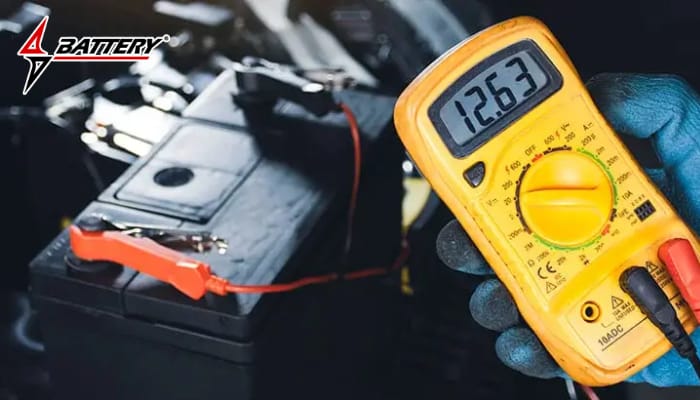 Kiểm tra điện &aacute;p ắc quy trước khi thay thế